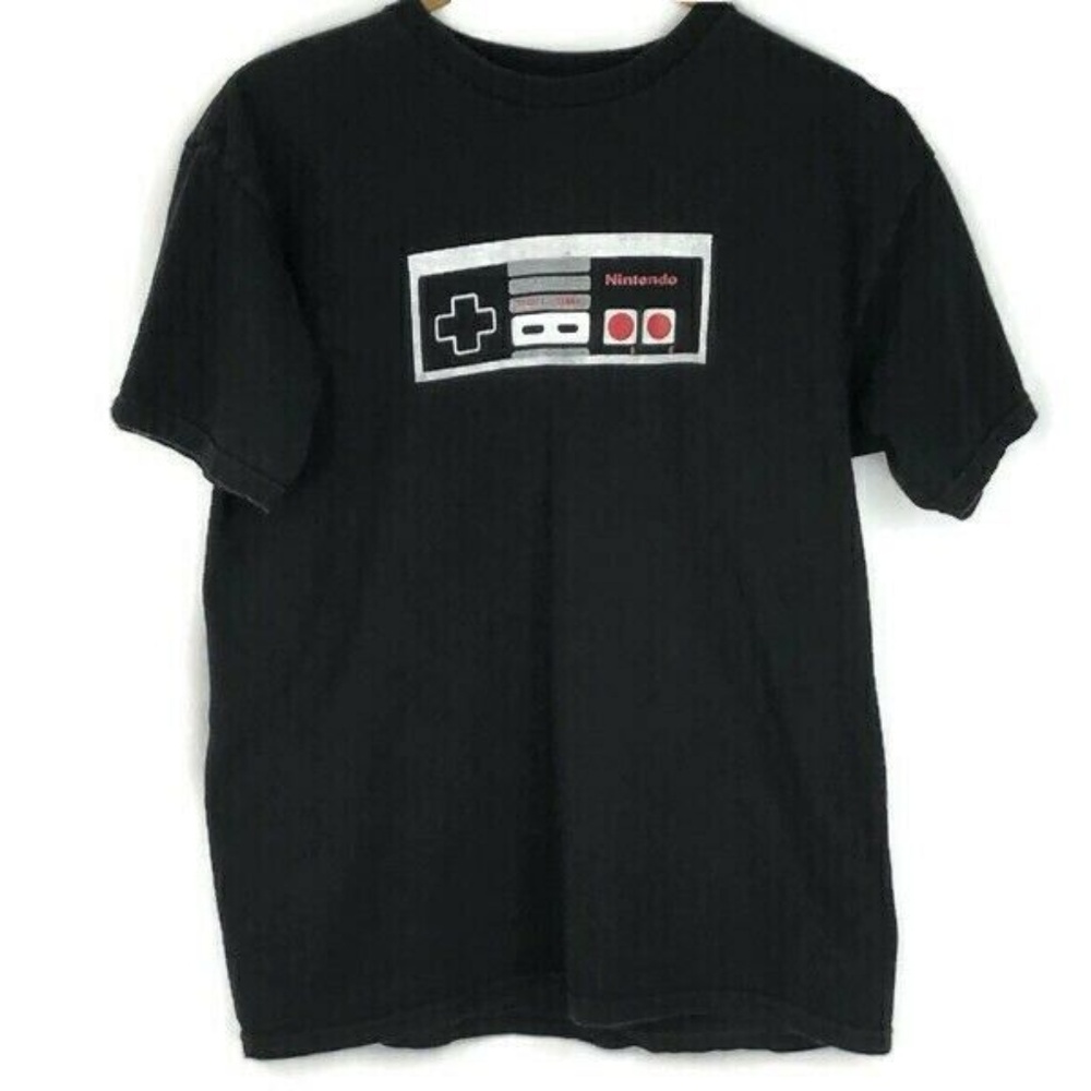 Retro NINTENDO Controller Men’s Medium T Shirt